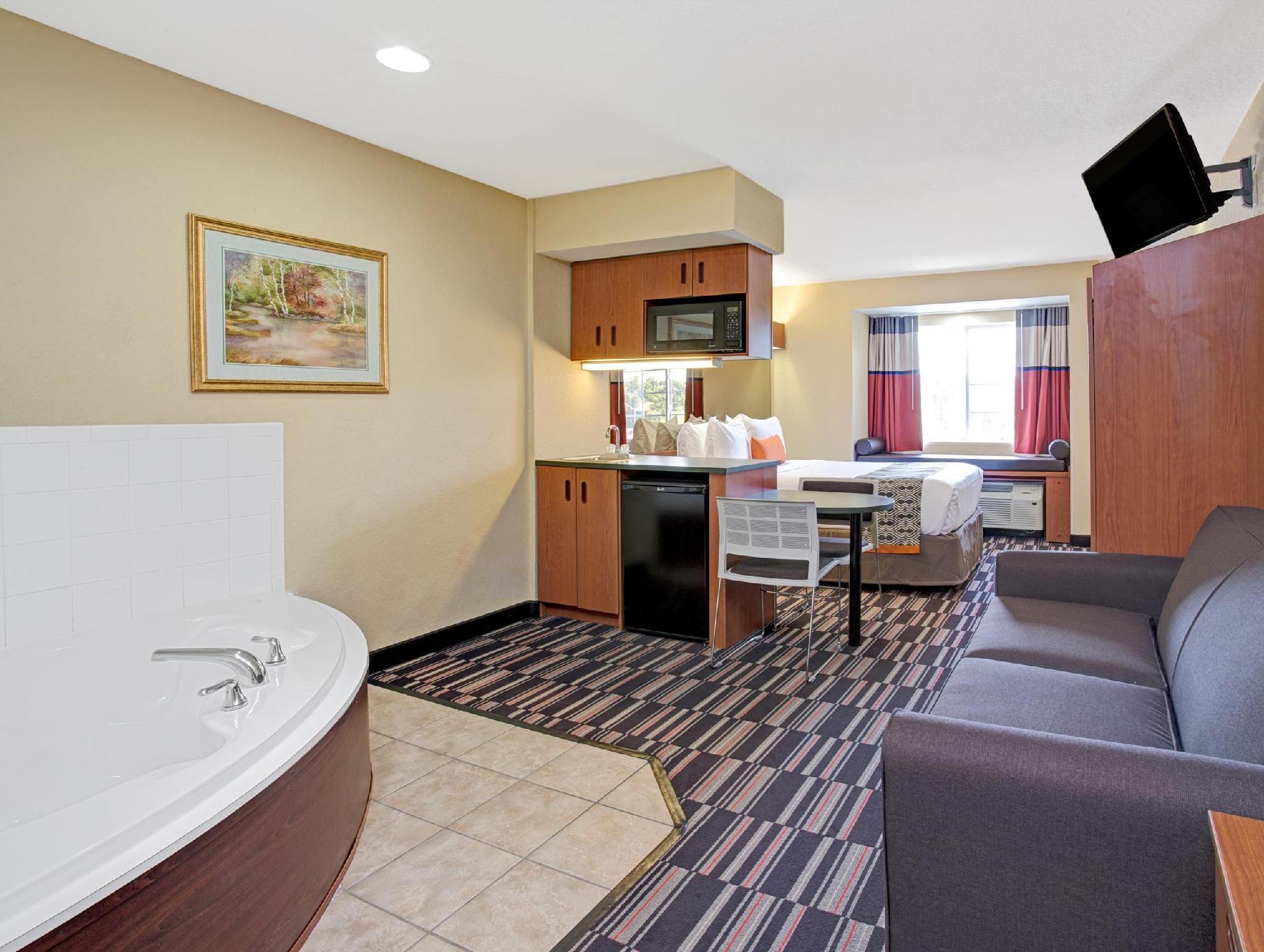 Microtel Inn & Suites By Wyndham Bushnell Esterno foto