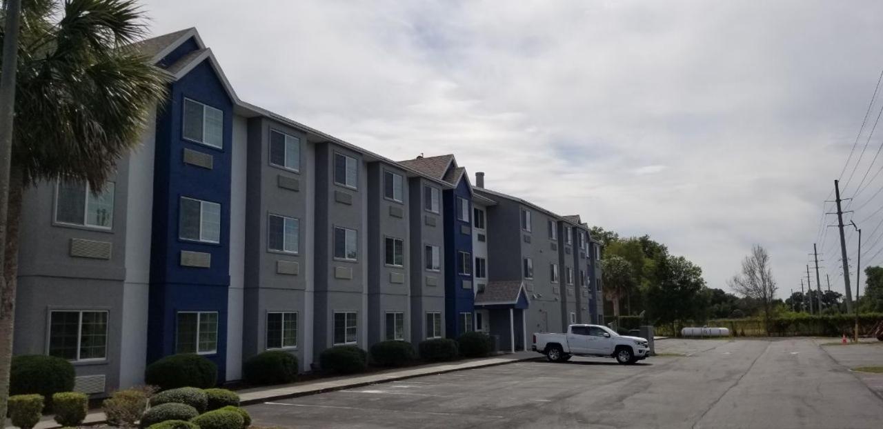 Microtel Inn & Suites By Wyndham Bushnell Esterno foto