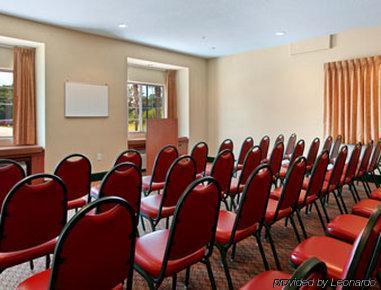 Microtel Inn & Suites By Wyndham Bushnell Esterno foto